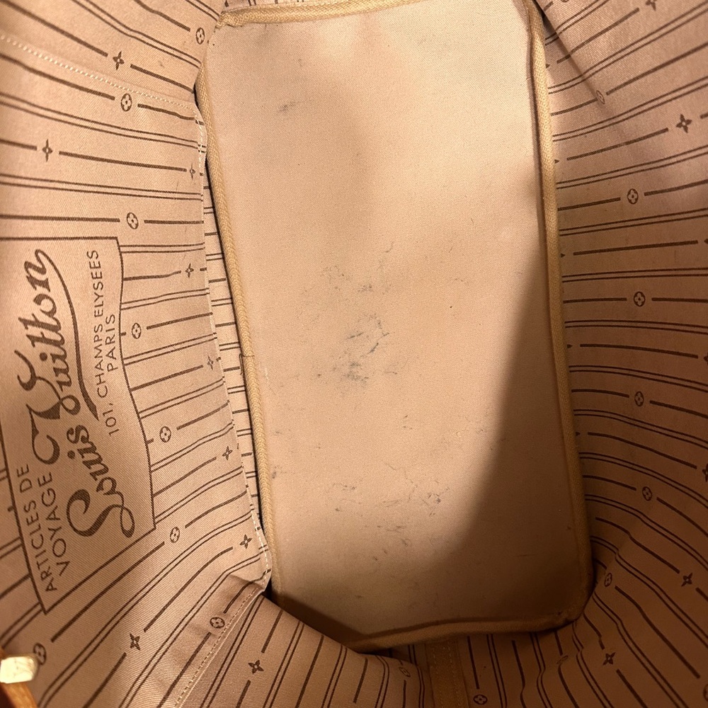 Louis Vuitton Classic Brown Monogram 𝙉𝙚𝙫𝙚𝙧𝙛𝙪𝙡𝙡  Tote 𝙂𝙈 𝙂𝙤𝙤𝙙 𝘾𝙤𝙣𝙙𝙞𝙩𝙞𝙤𝙣 - Picture 4 of 16